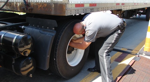 Big rigs checked for safety on West Virginia interstates - WV MetroNews