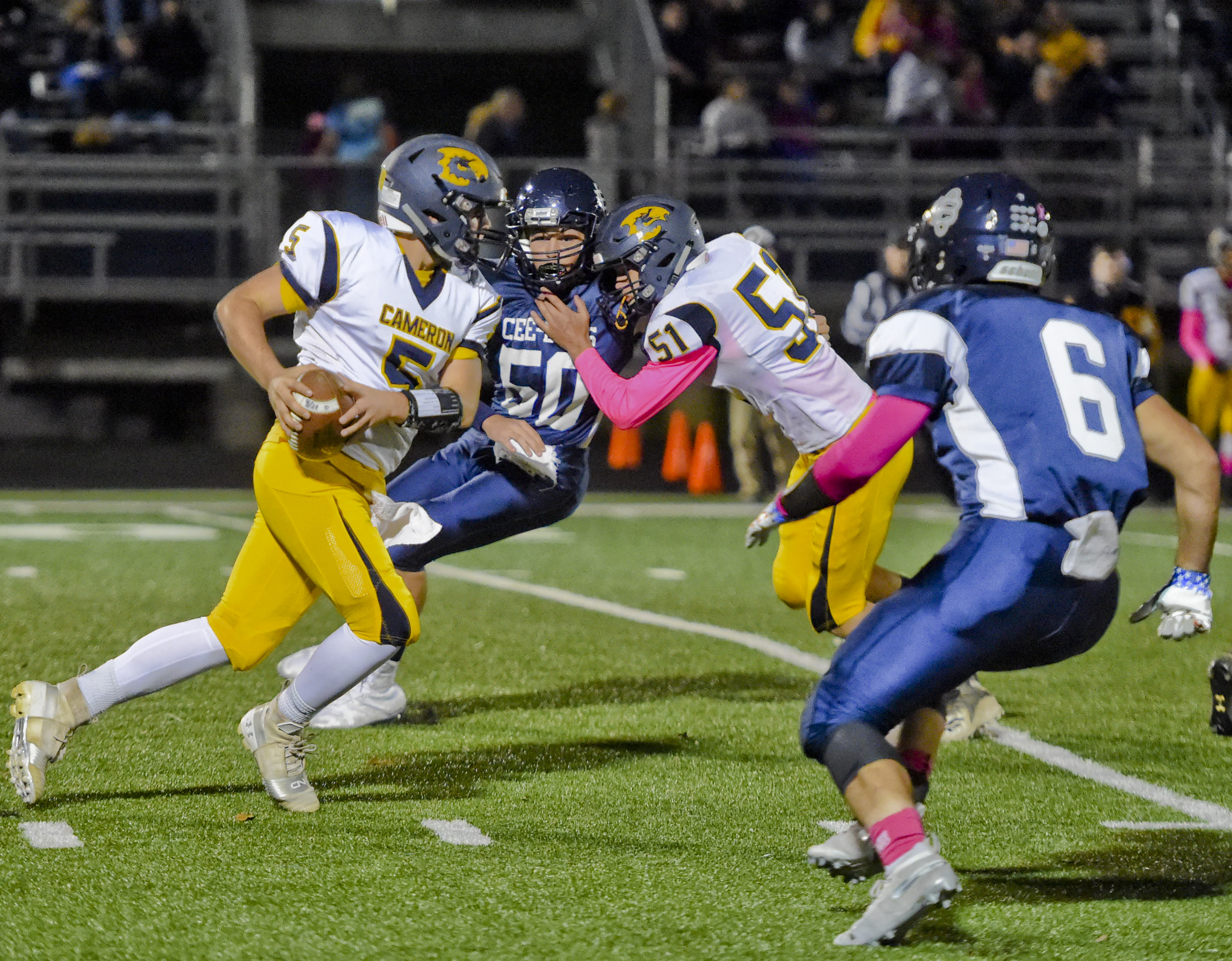 High School Football Roundup Martinsburg Ties State Record With 36th Straight Win Applemen Edge Wheeling Park Wv Metronews