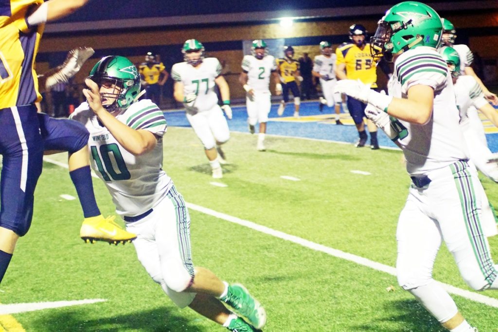 Photo gallery: Winfield improves to 4-1 with 70-34 win at Logan - WV ...
