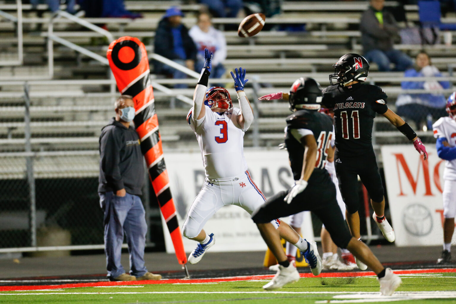 Photo gallery Joey Fields nets first win as Herbert Hoover head coach, 4913 over Nitro WV