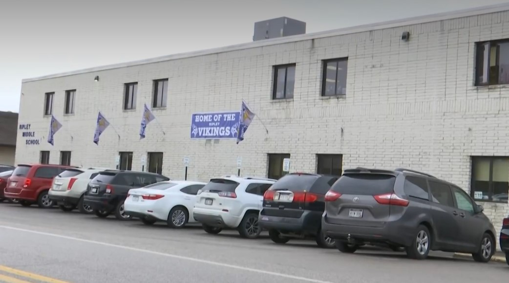 Sheriff indicates student pulled his gun on the bus in a fight WV