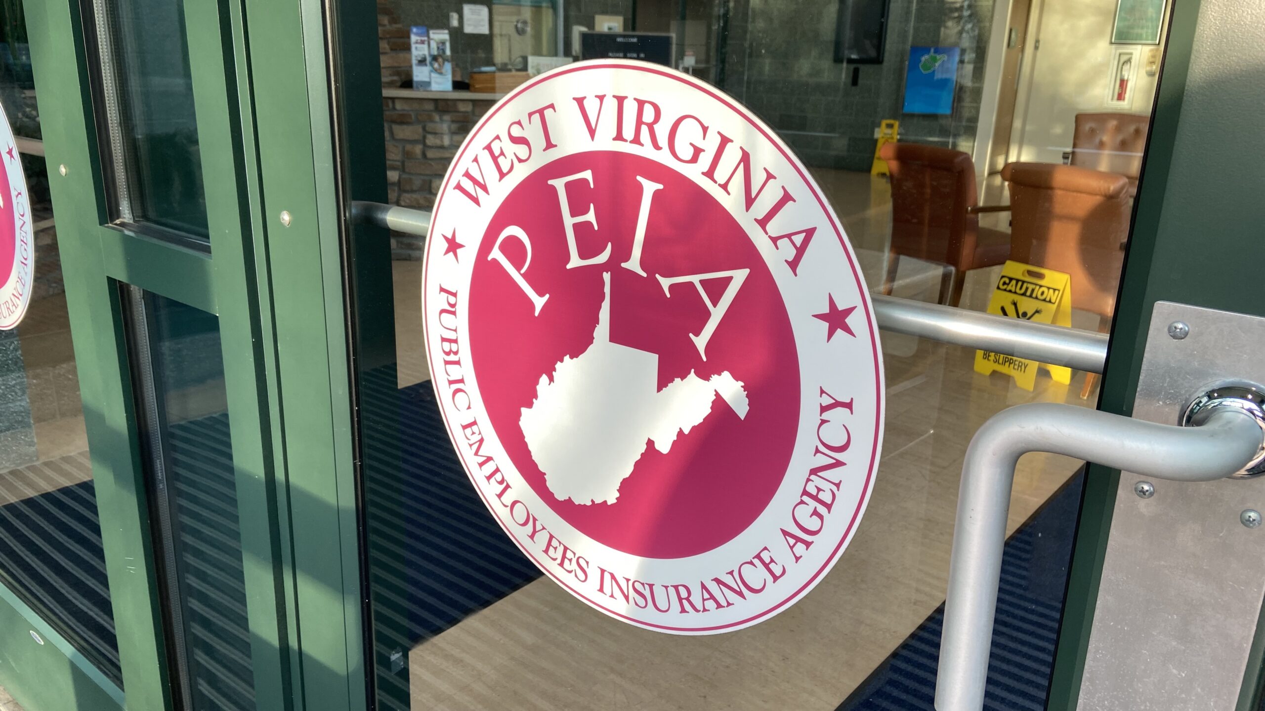 Basketball legend Bill Walton tours Charleston library to share love of  reading - WV MetroNews