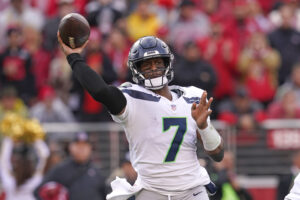 Thursday Round-Up: Seahawks QB Geno Smith To Be Inducted Into West Virginia  University Hall Of Fame Saturday